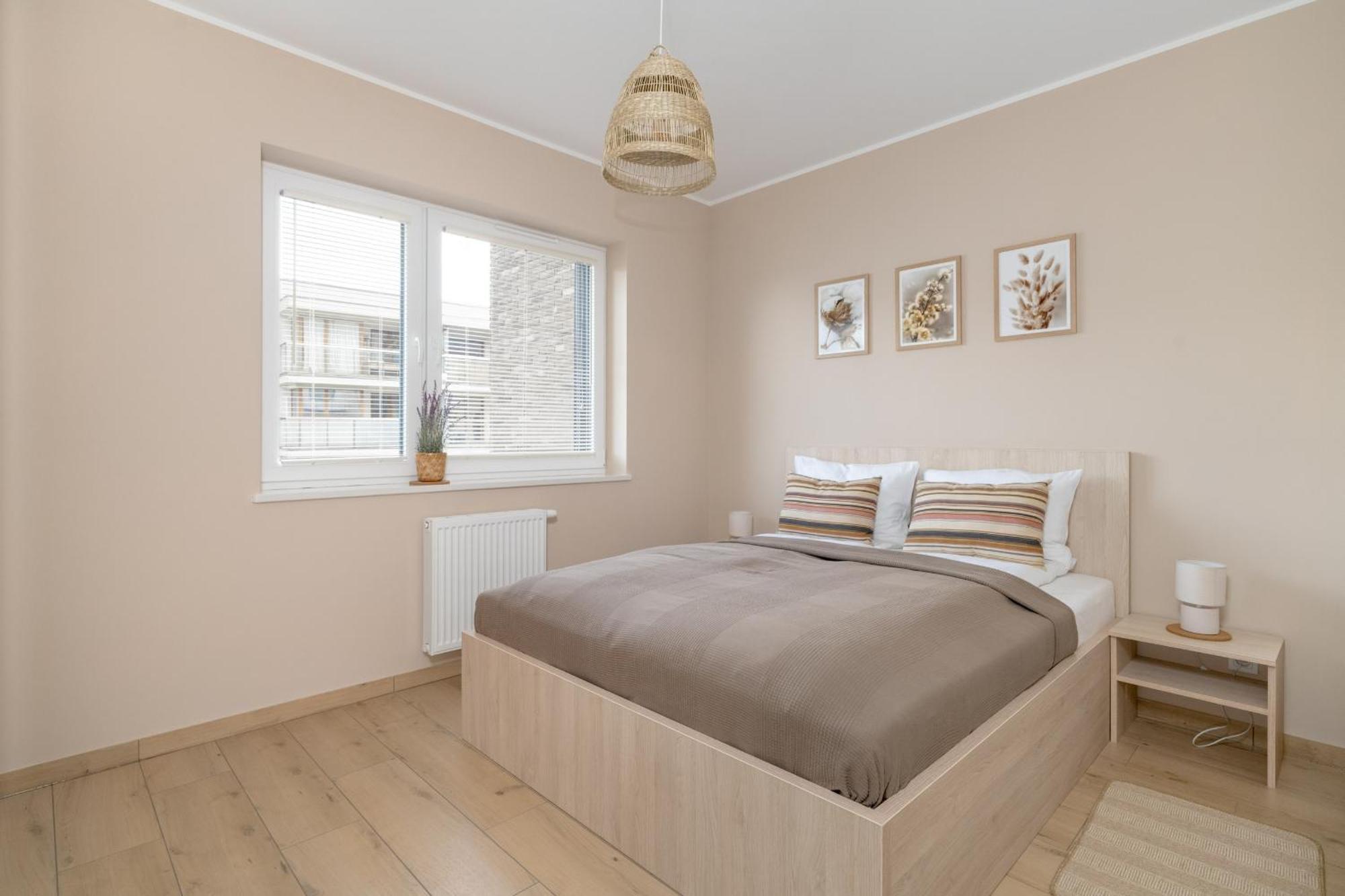 Cosy And Bright Apartment With Parking In Poznan By Noclegi Renters Esterno foto