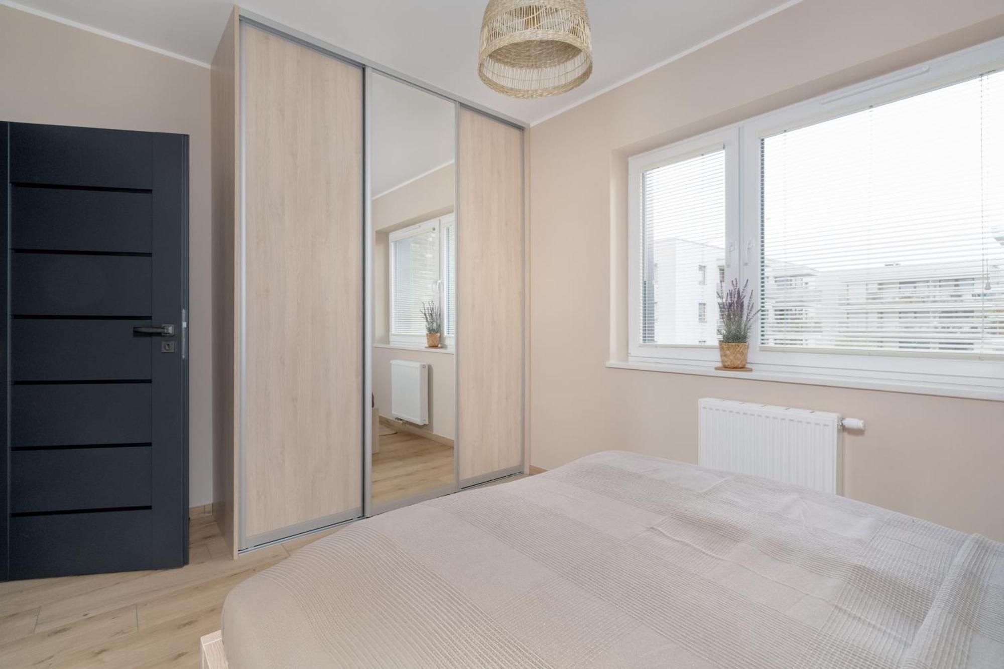 Cosy And Bright Apartment With Parking In Poznan By Noclegi Renters Esterno foto
